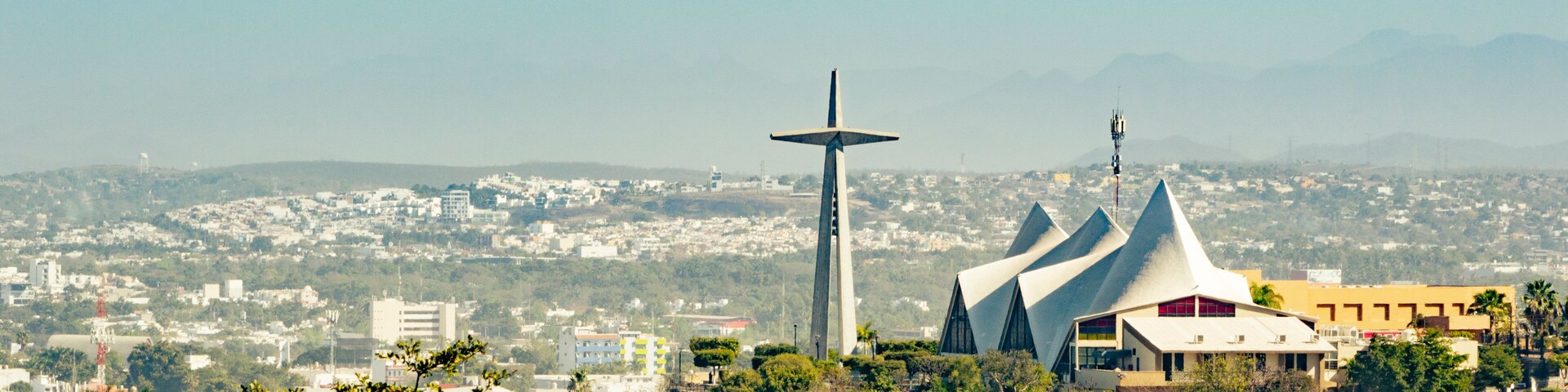 La Lomita, sitio turístico donde se ubica la iglesia de nuestra señora de Guadalupe y además es un mirador para observar la ciudad.