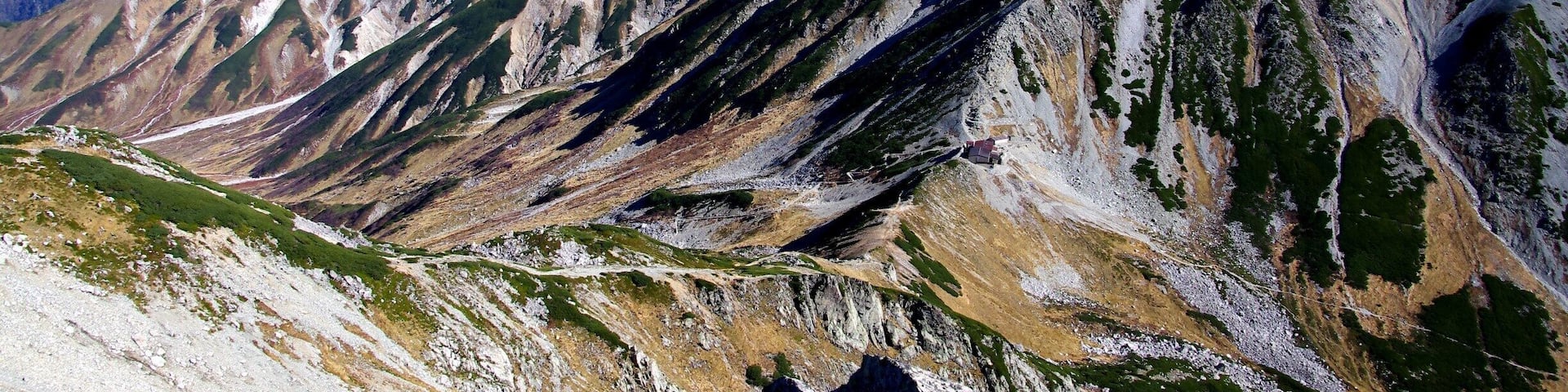 Mt.Tateyama (3015m) , Japan
The mountain on the right is Mt.Tateyama (3015m) , the mountain on the left is Mt.Tsurugidake (2999m).