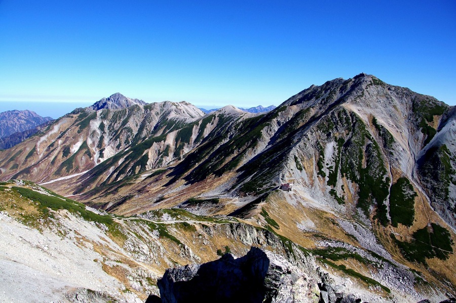Mt.Tateyama (3015m) , Japan
The mountain on the right is Mt.Tateyama (3015m) , the mountain on the left is Mt.Tsurugidake (2999m).