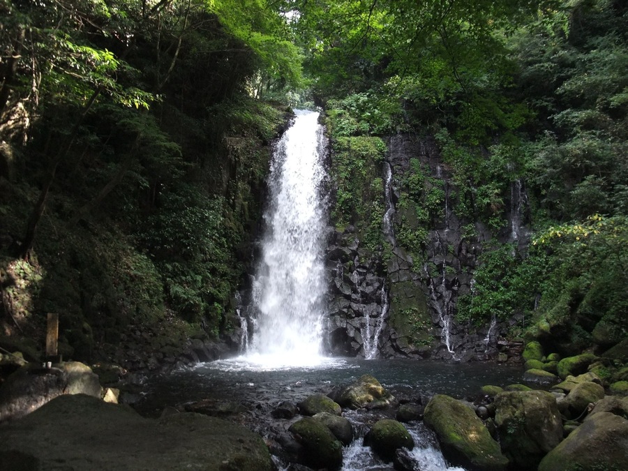西原白糸の滝