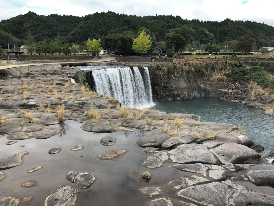 原尻の滝橋より望む原尻の滝