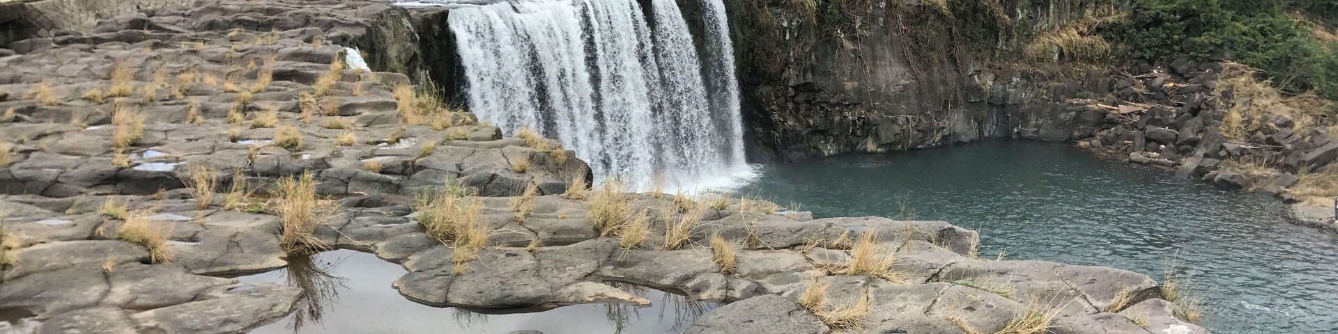 原尻の滝橋より望む原尻の滝