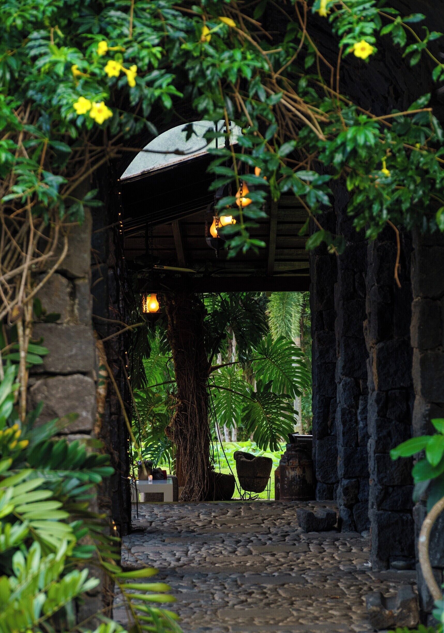 I had the opportunity to be invited to a wedding at this venue and it's a gorgeous place, with different landscapes, small rives streams and some horses too!