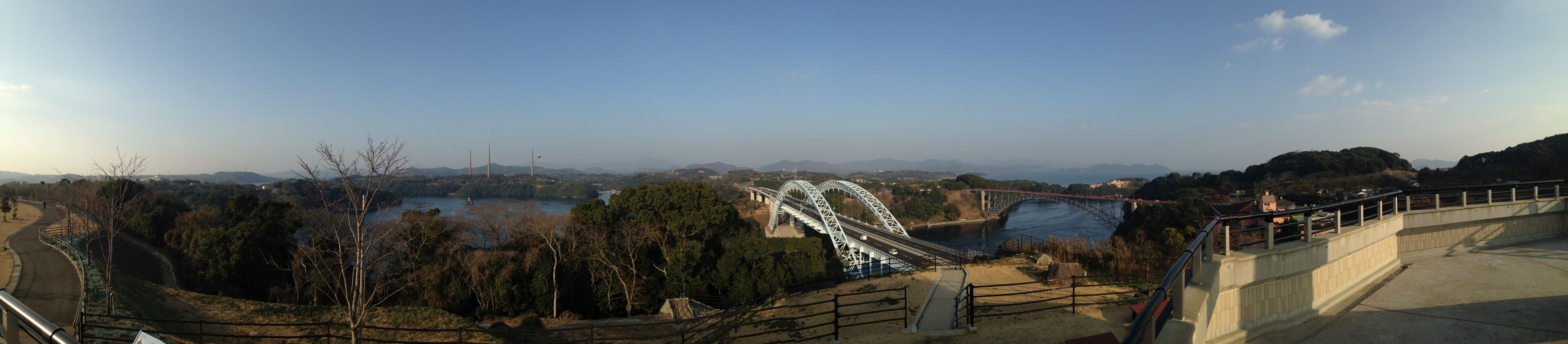新西海橋西側の西海の丘展望台(西海市側)より望む針尾瀬戸(伊ノ浦瀬戸)のパノラマ