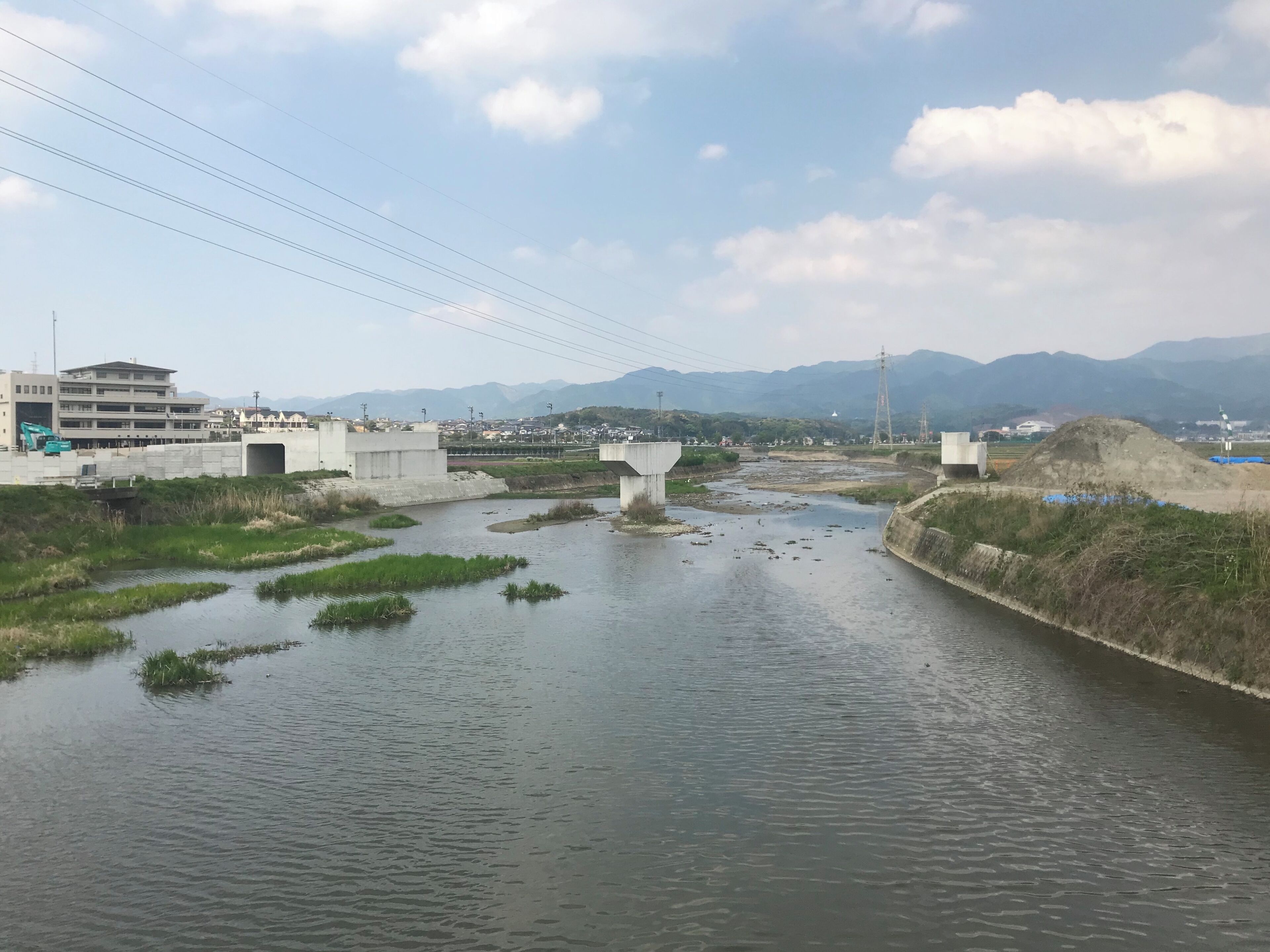 大隈橋より望む多々良川(上流側)