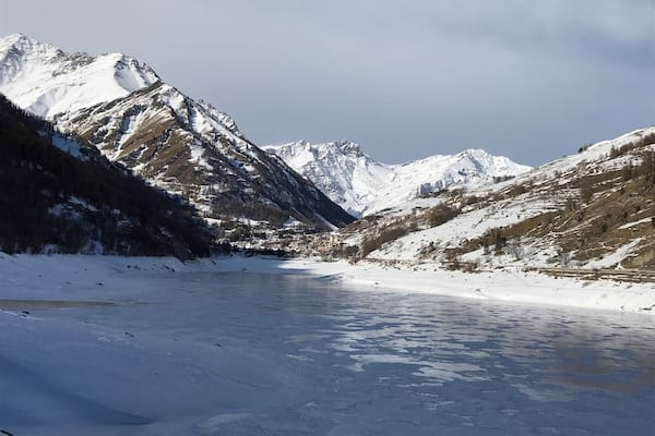 Dam created this artificial lake.
