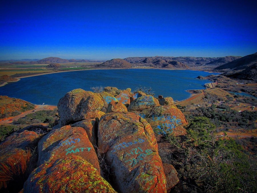 The summit of New Horizon Trail on Quartz Mountain. A lot of new graffiti.