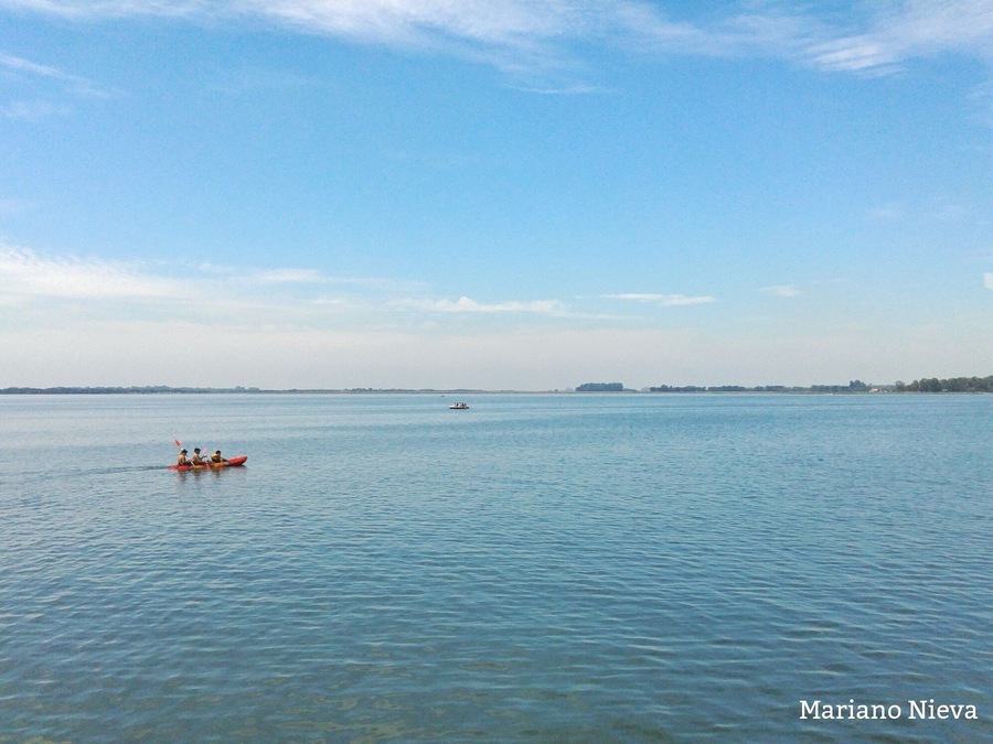 Laguna de Lobos en la provincia de Buenos Aires, Argentina. Lugar ideal para el descanso.