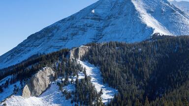 I missed sunrise by a few hours this day, but the was still there early enough to catch some interesting blues on the shaded side of the peak. Though not one of Colorado's 58 Peaks over 14,000 feet, West Spanish Peak enjoys a great deal of prominence from its surroundings, making the 13,631 foot mountain the 12th most prominent in Colorado. It is also the easternmost 4000 meter peak in the United States. Here you can also get a good view of one of the over 500 radiating dikes that lead to the mountain. #BVSquad #BVSBlue