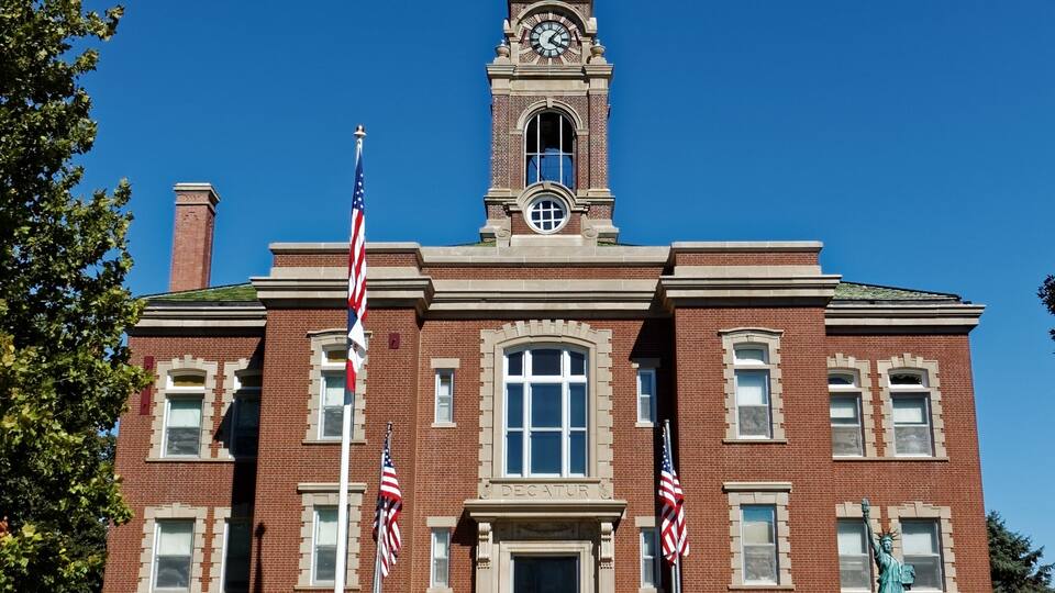 The Decatur County Iowa Courthouse stands in the courthouse square of Leon, Iowa. This courthouse showcases the Renaissance Revival architecture style.