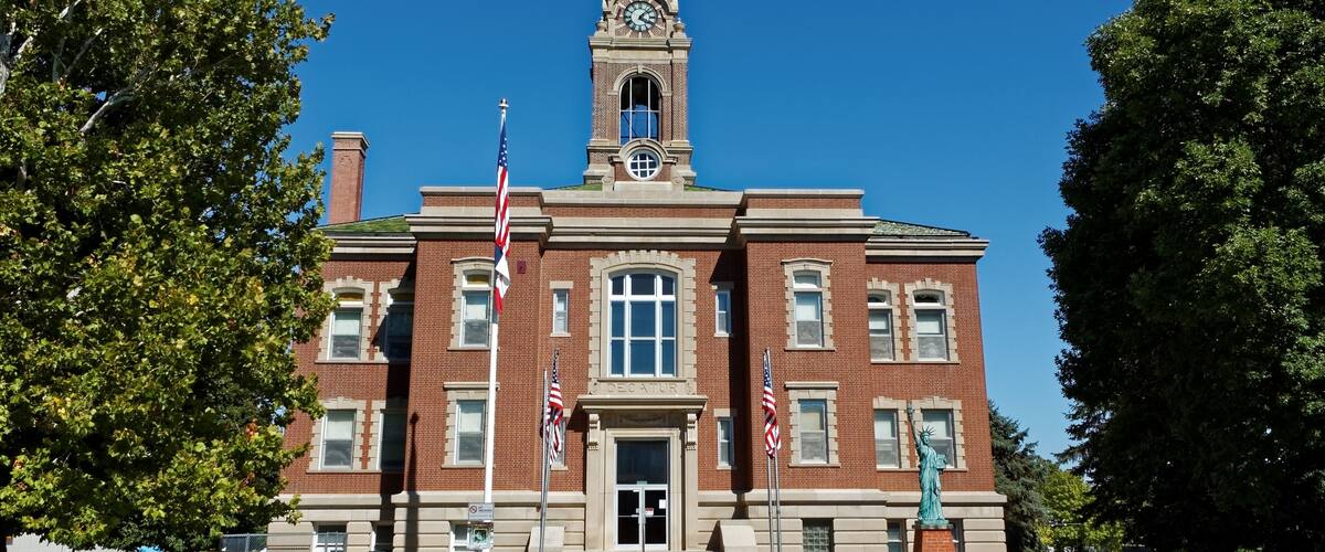The Decatur County Iowa Courthouse stands in the courthouse square of Leon, Iowa. This courthouse showcases the Renaissance Revival architecture style.