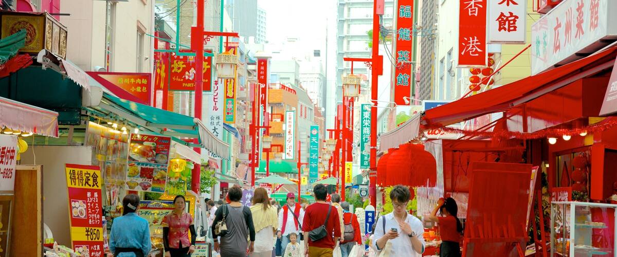 Chinatown featuring a city, street scenes and markets