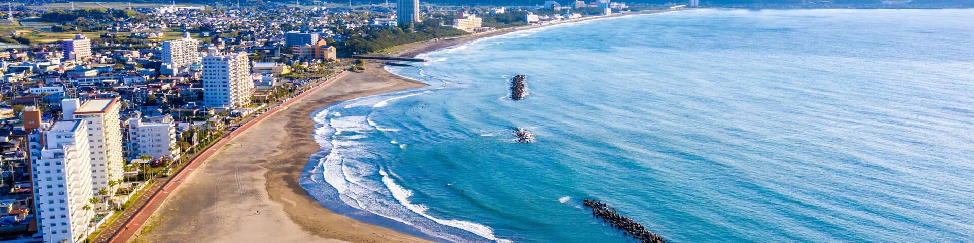 早朝の前原海水浴場(千葉県鴨川市)