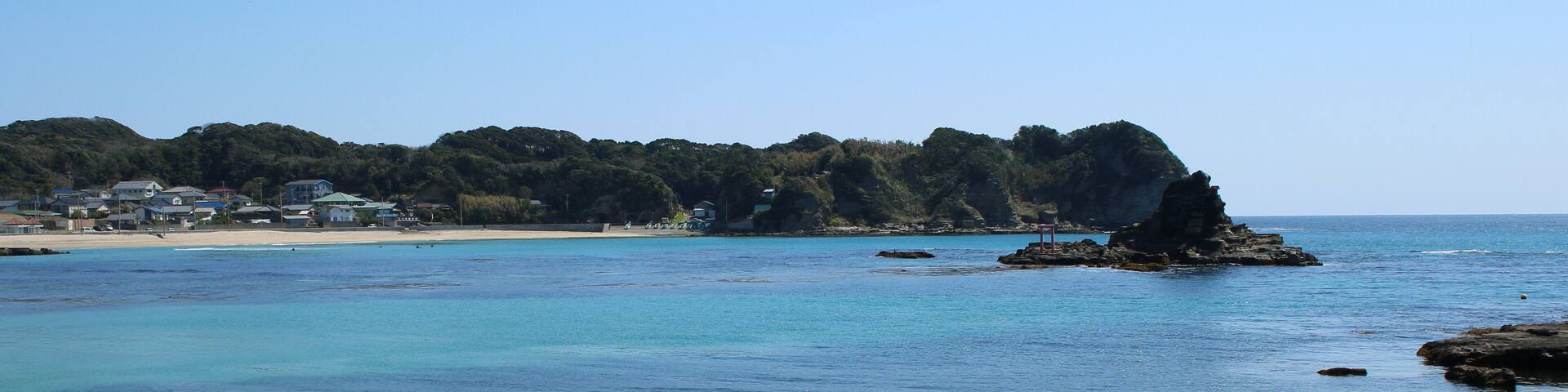 Moriya Beach is a beach located in Katsuura City, Chiba Prefecture. It has a small island with a red Japanese gate on it. The beach is popular with people from Tokyo in the summer.