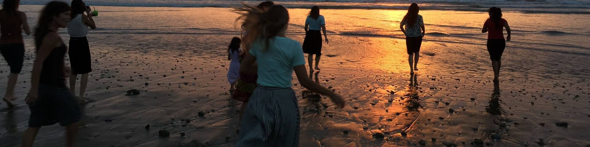 Catching a sunset on Canoa beach. Almost all year round you can take the time to enjoy this show, free of charge.
