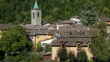 fiumalbo paese con passato storico artistico appennino modenese