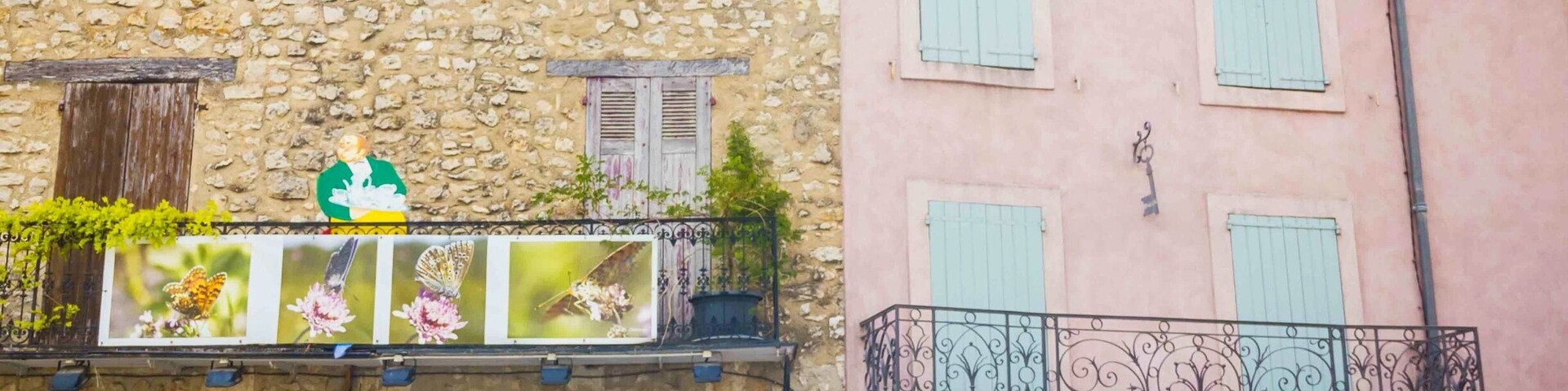 The beauty of Provence lies in its villages! Getting ready to share our new blogpost soon where we wish we could have said 'A year in Provence' 😑
