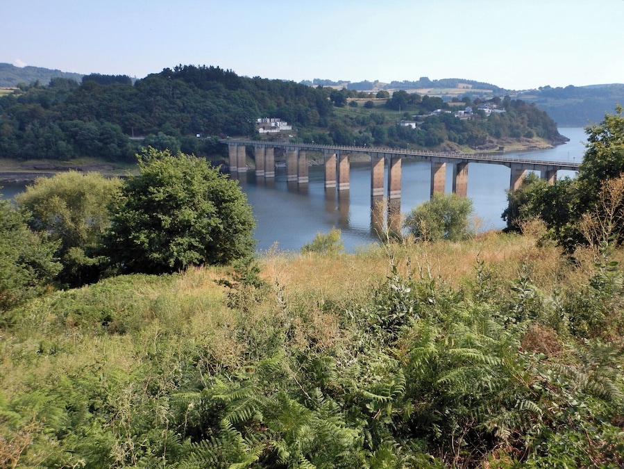 #TakeAHike This is the bridge to Portomarin. After a long day walking from Sarria to Portomarin, this is an amazing sight! The town is also very cute and gives amazing views towards the river!