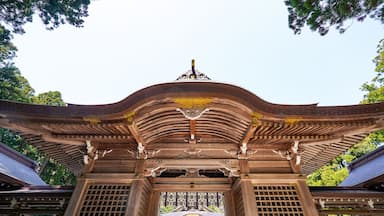越後国一宮 弥彦神社の随神門(新潟県西蒲原郡弥彦村彌彦)