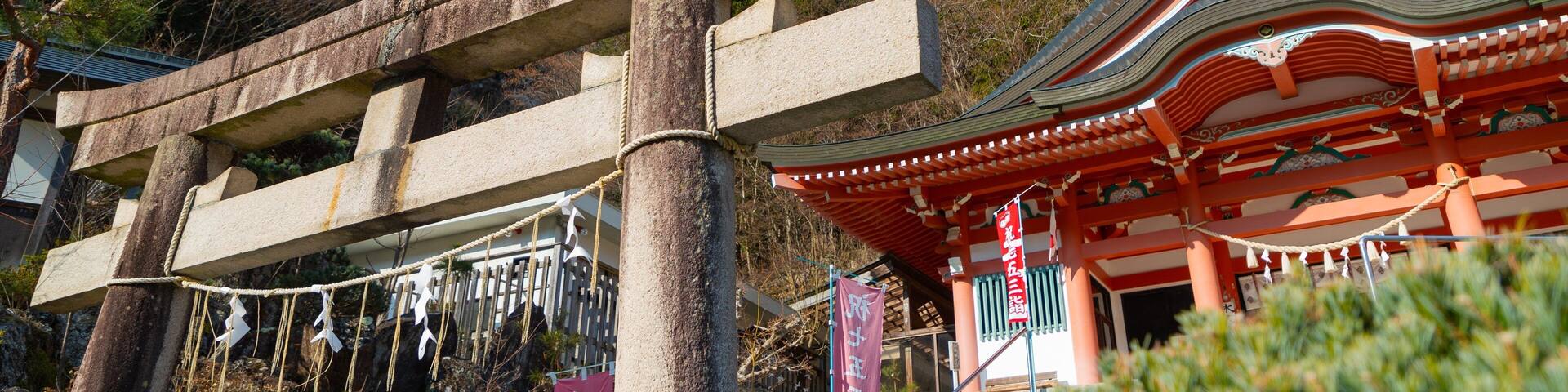 Shosenkyo featuring a temple or place of worship and heritage elements