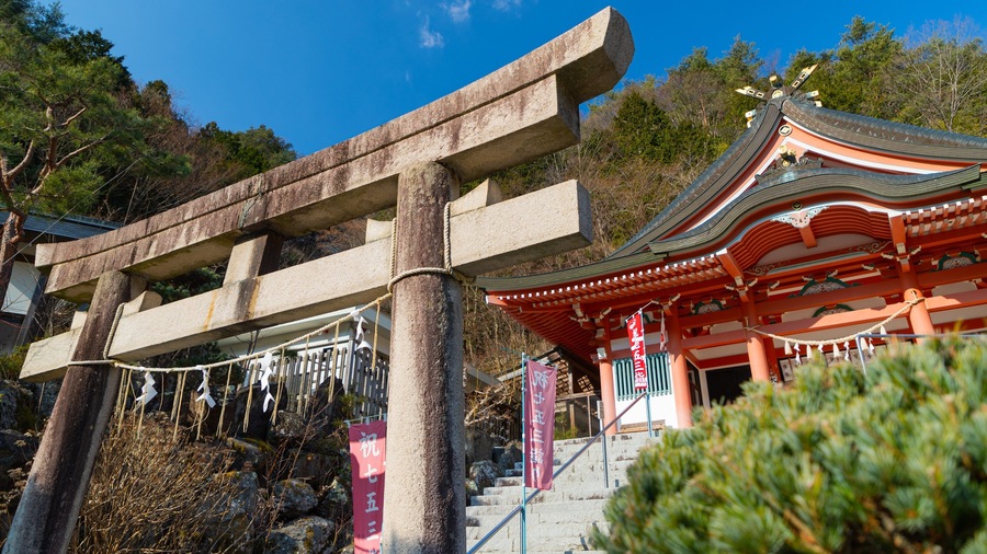 Shosenkyo featuring a temple or place of worship and heritage elements