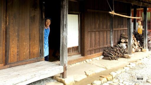 The friendly Obaachan at Ashigawa community. She welcomed us into this authentic traditional house in the mountains, served us tea, pickles and fresh peaches, shared with us her life journey. A gem in this mountains indeed. #ashigawa #japan #traditions