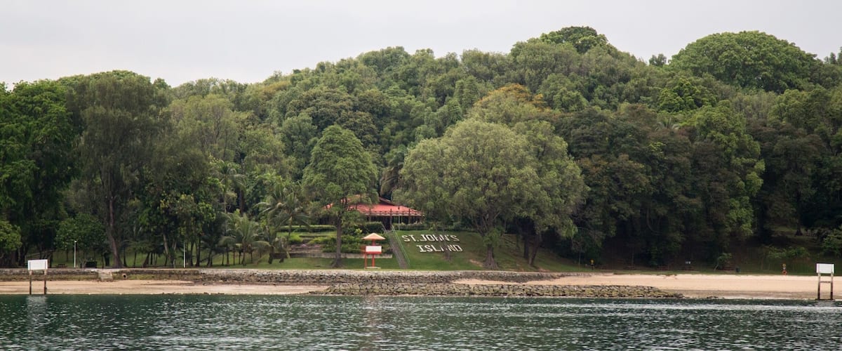 Accessible by ferry from Marina South Pier, St John's island is a quiet beach with clear waters and white sands a few kilometres south of Singapore and is known as one of Singapore's many beautiful offshore islands.
The island was once a quarantine centre for immigrants coming into Singapore who had cholera, beri-beri and leprosy. It was later used to house political prisoners and drug rehabilitators, and the high barbed wire fences of yesteryears are still present today.
Today, it is known as a place for the public to visit for a day trip away from city life. A paved bridge also allows you access to an adjacent beach known as Lazarus island, known for its tranquil waters and lagoons.
#lifeatexpedia