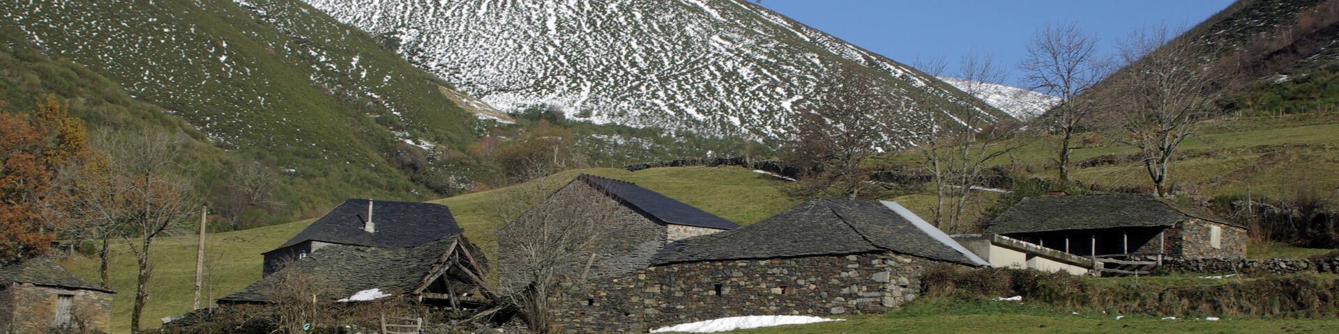 Balouta, landscape and village, Candín (León, Spain)