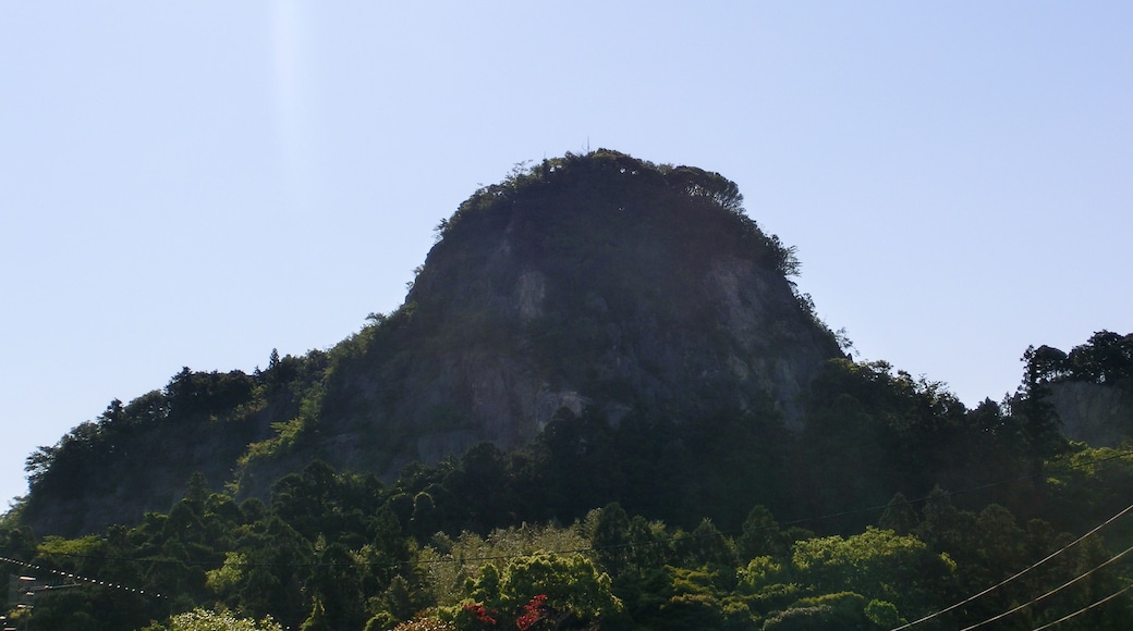 帝釈山女神の石灰岩