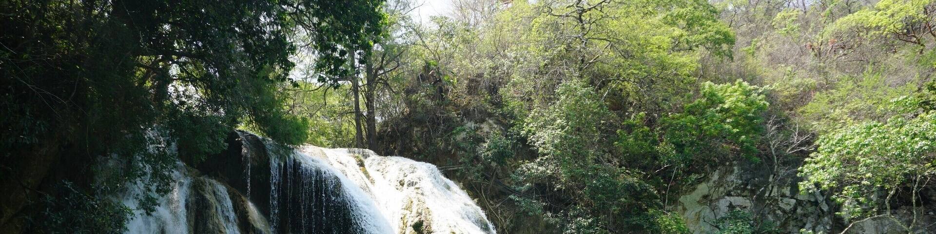 There are 5 waterfalls that make this place unbelievable with its turquoise color and the nature around it, makes you breath peace. #lifeatexpedia