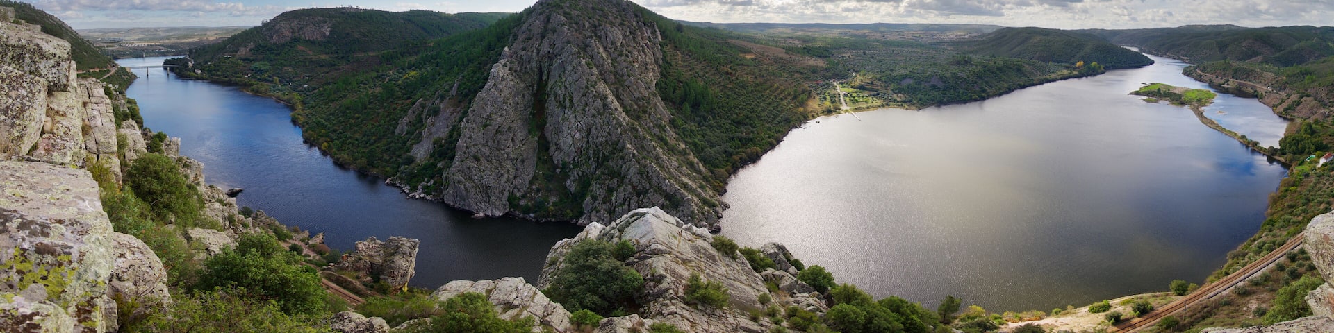 Portas de Rodao panorama view