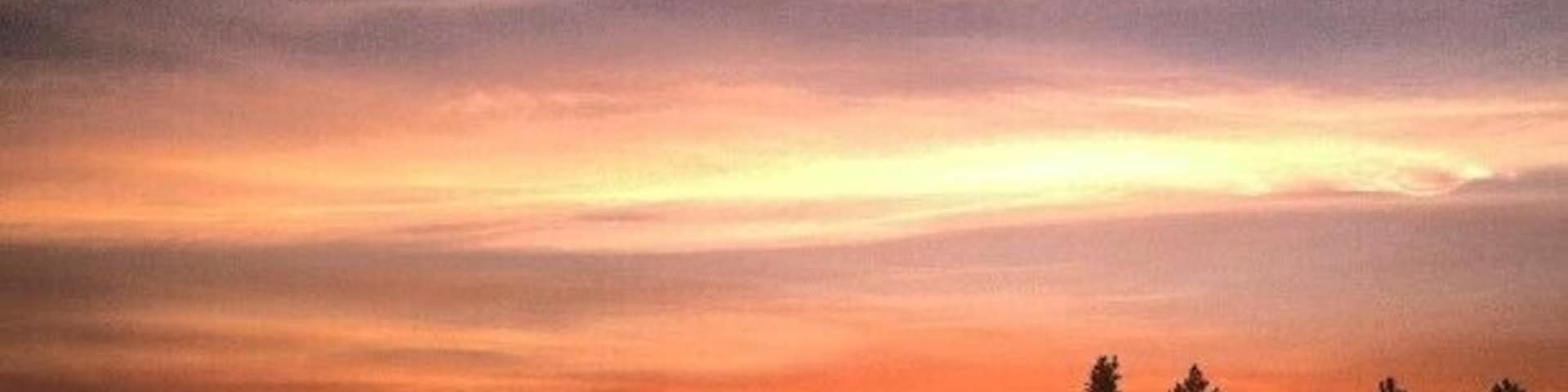 Not a bad view from the cabin!! ❤ @msnider4 @cassielew16 
#kamiah #idaho #sunset #nofilter #cabinlife #idahome #familytime