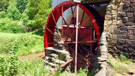 Beautiful old mill still in operation and right off the main road. Worth stopping by and spending a few minutes enjoying the surroundings.