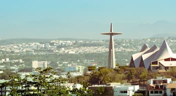 La Lomita, vista panorámica de la ciudad de Culiacán, Sinaloa. Se ubica en la zona la iglesia dedicada a la Virgen de Guadalupe y es un mirador para el turismo.