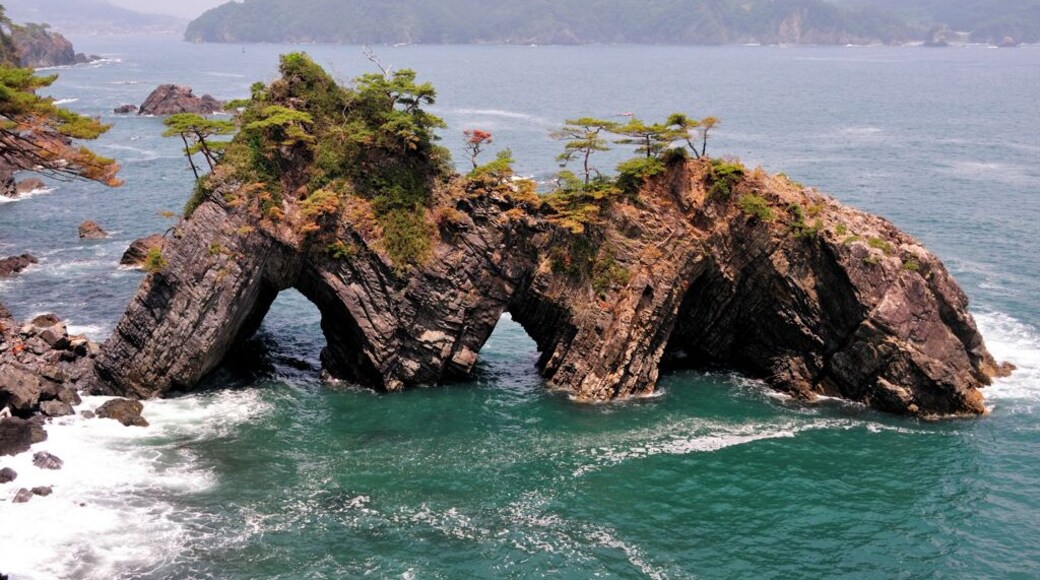 碁石海岸・穴通磯。