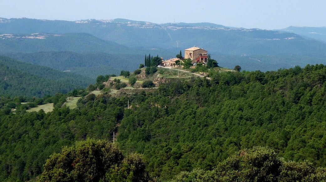 Masia de Solanes (Lladurs): vista des del Puit