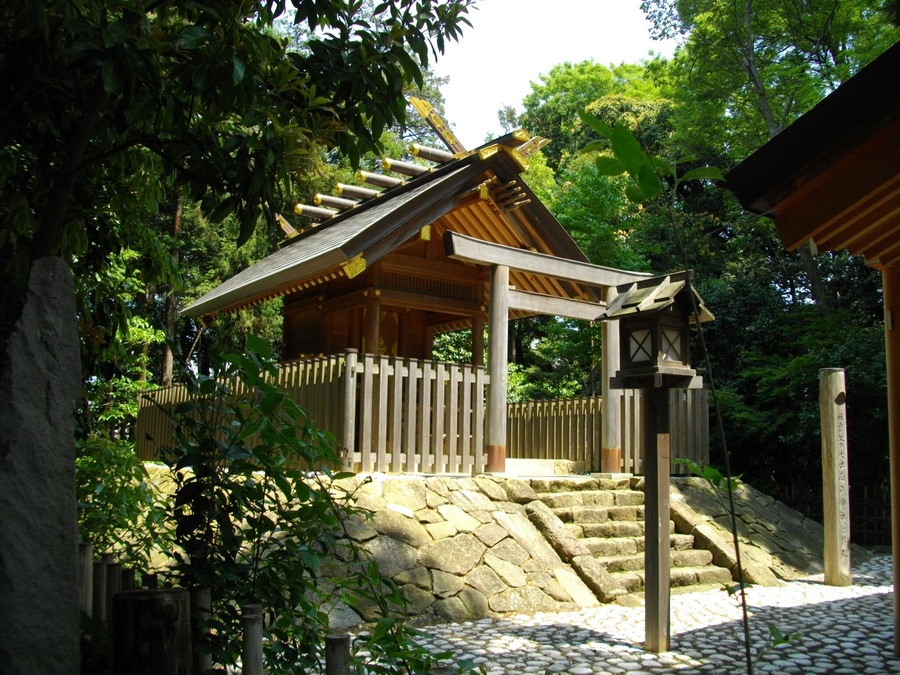 Former Nan'yo Jinja Yohai-den
