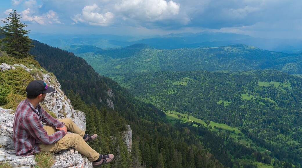 You can reach the peaks of Piatra Mare via the Seven Ladders Canyon. Great hike just 17 km south of Brasov. #blue #alwayswanderlust
More info: http://www.alwayswanderlust.com/trekking-the-piatra-mare-and-7-ladders-canyon-in-romania/