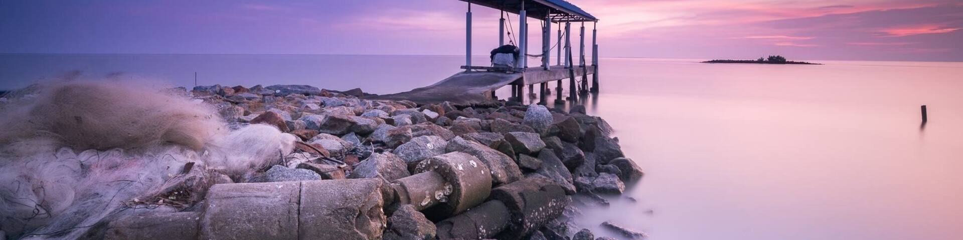 Good Night 晚安 II Tg Piadang-Malaysia
"人生過客匆匆,相機抓住每個剎那,與我擦肩而過的人和事"