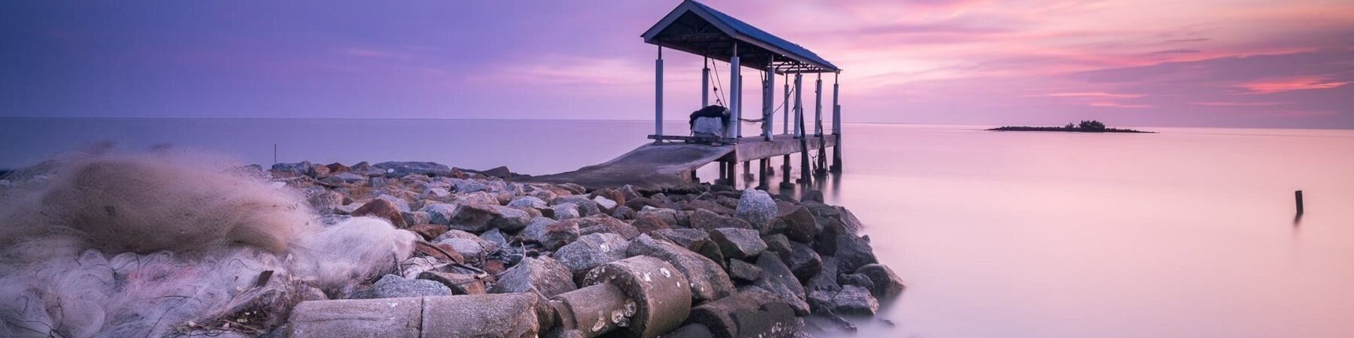 Good Night 晚安 II Tg Piadang-Malaysia
"人生過客匆匆,相機抓住每個剎那,與我擦肩而過的人和事"