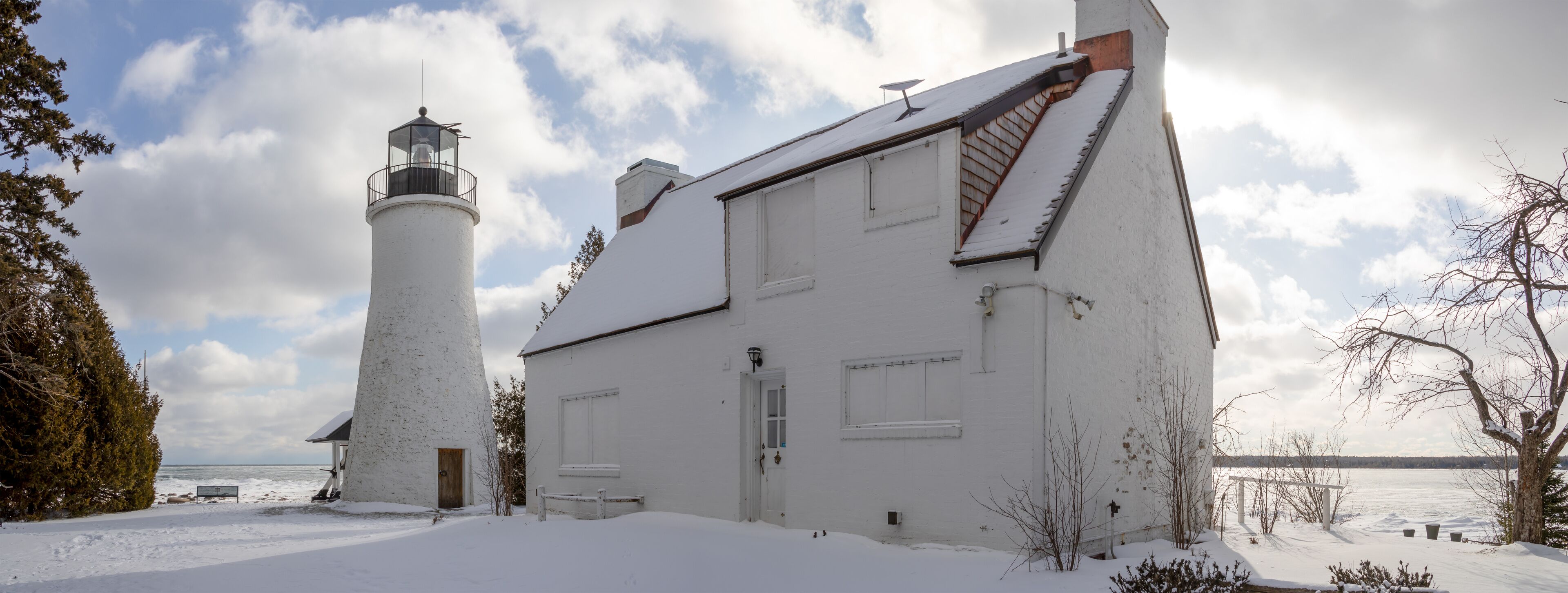 Presque Isle Point Old Lighthouse on Lake Huron