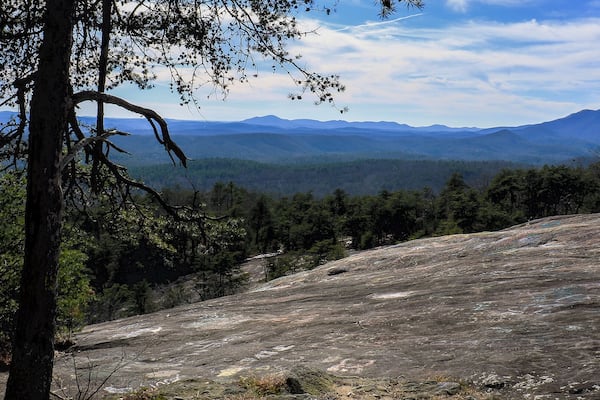 Beautiful Bald Rock in the upstate of South Carolina. Another easily accessible roadside attraction that provides breathtaking views.
View a video guide of Bald Rock here: https://www.hdcarolina.com/episode/bald-rock