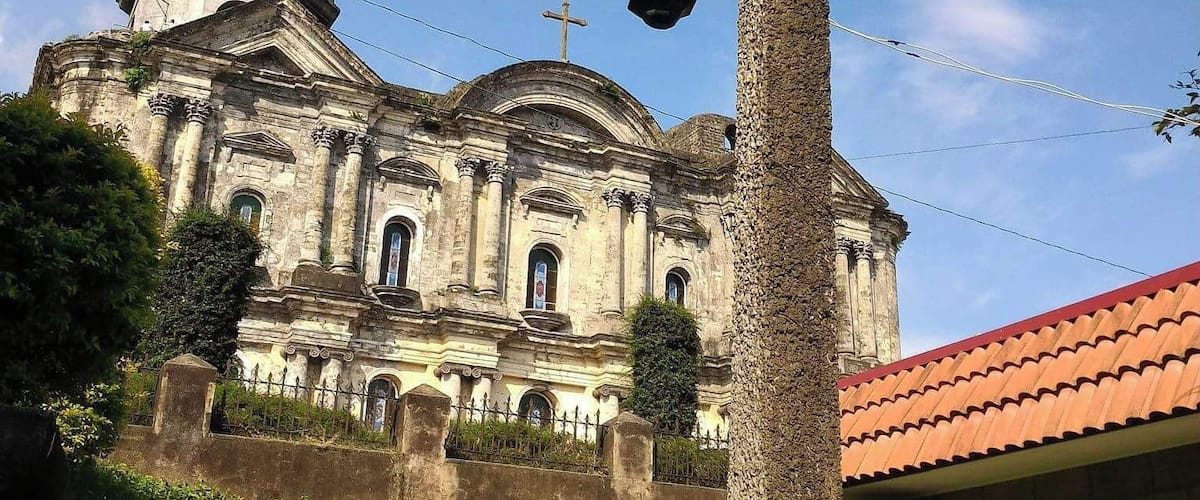 When going on an unplanned roadtrip, Taal has always been the first on my list. Most specifically because of this church. ;)