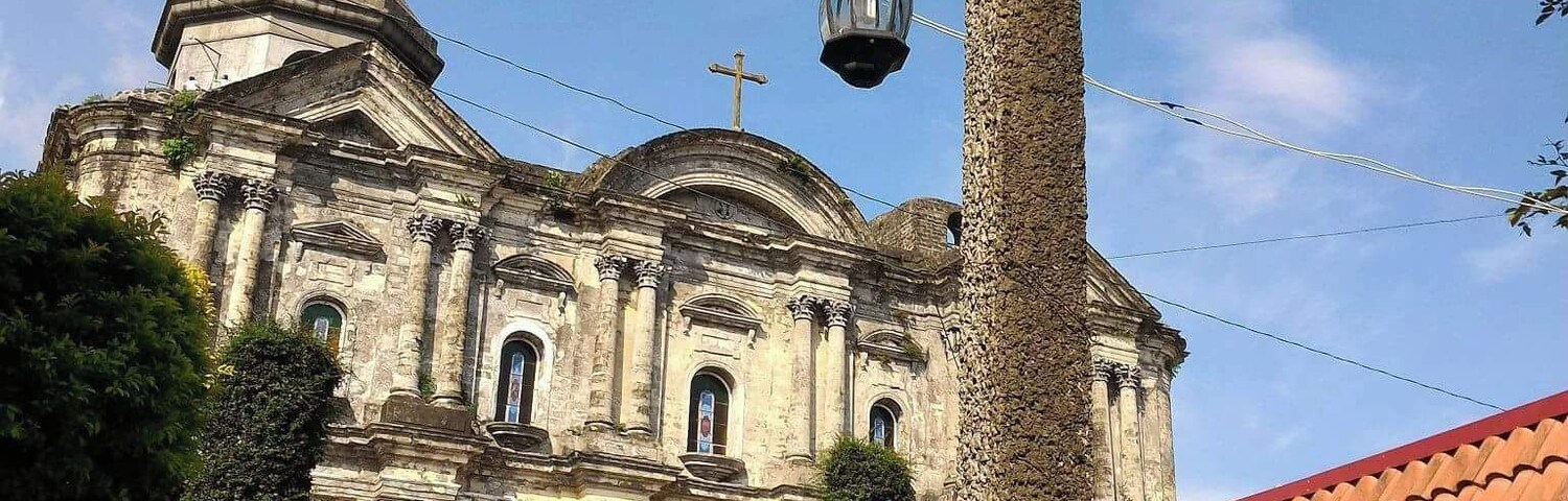 When going on an unplanned roadtrip, Taal has always been the first on my list. Most specifically because of this church. ;)