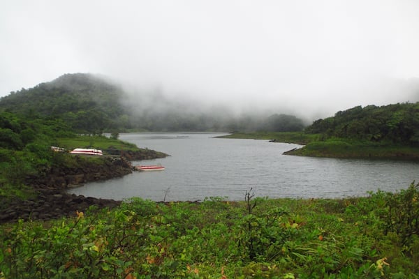 Finally made it, after a long walk, to the Freshwater lake in Dominica! A further one hour walk to go all around the lake, immersed in nature (on a very slippery path). One of the beauties of Nature Island