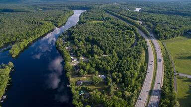 highway parallel to hudson river