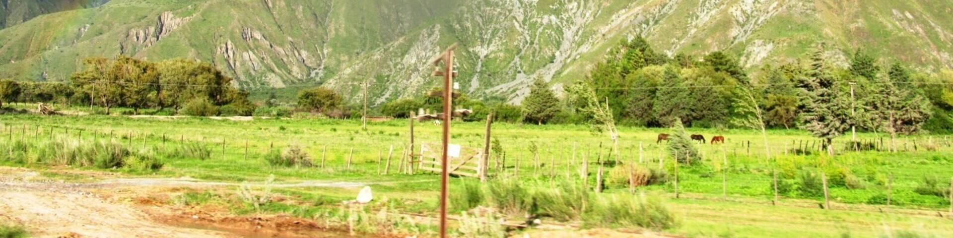 This area is a vast valley with mountains and it's so beautiful! #roadtrip