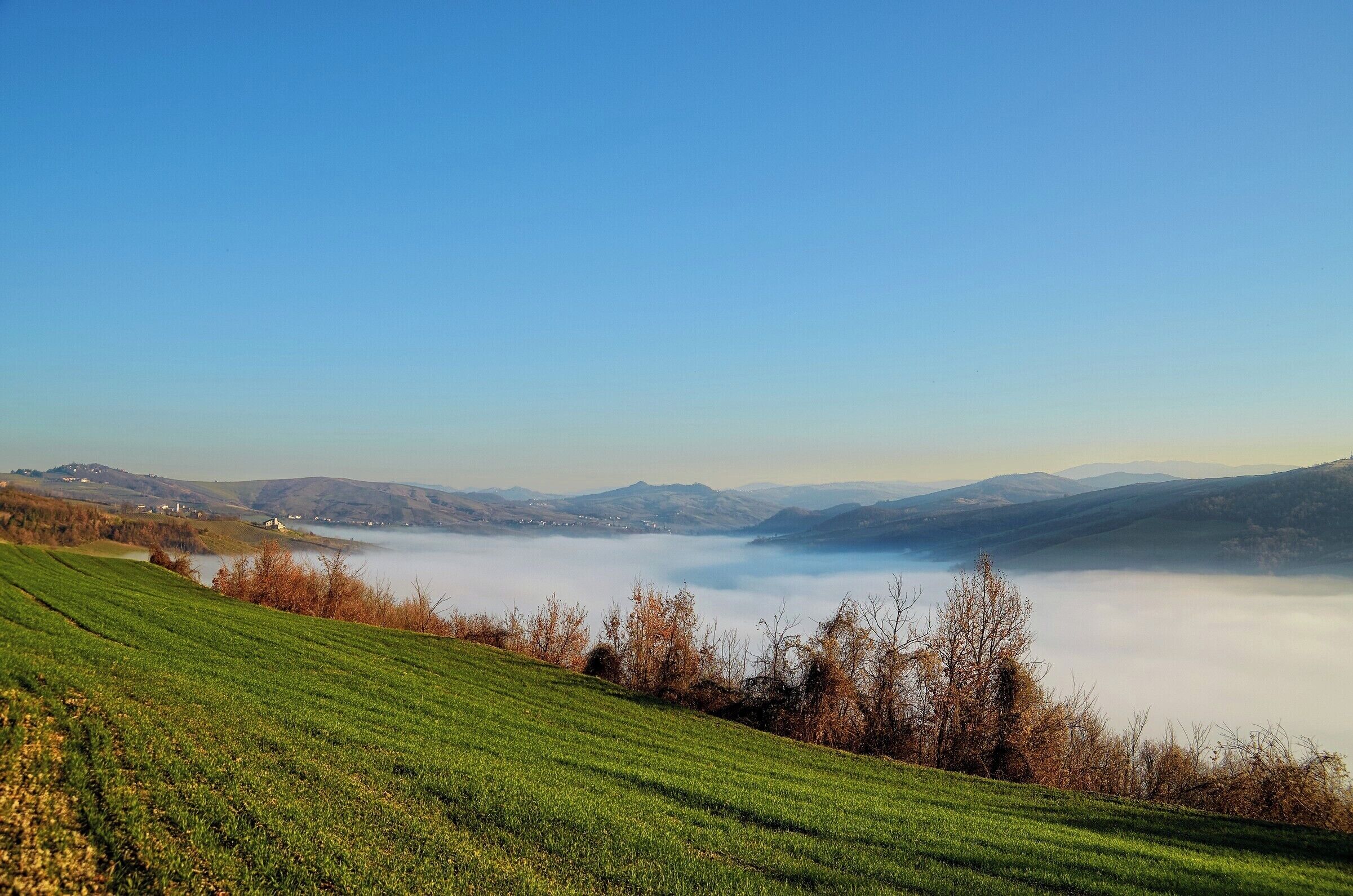 Alta valle Coppa, sotto la nebbia