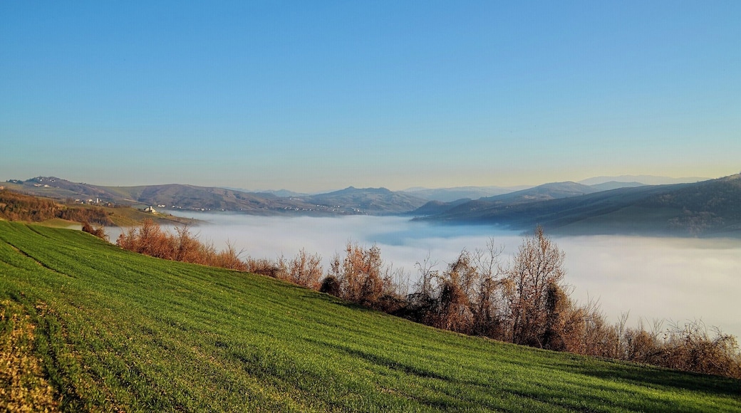 Alta valle Coppa, sotto la nebbia