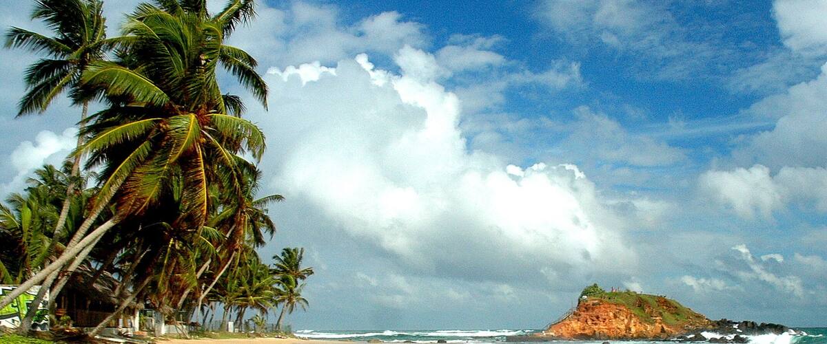 Just fewmoments befor the storm came we had discovered this small island near to the beach, where you have to go trough the ocean and go upstairs.
#BeachBound